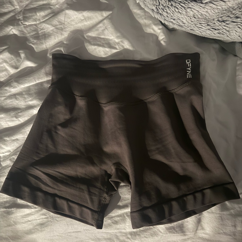 DFYNE Espresso Shorts
